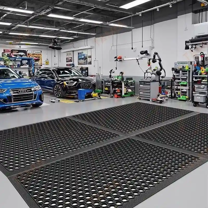 Hollow rubber mats